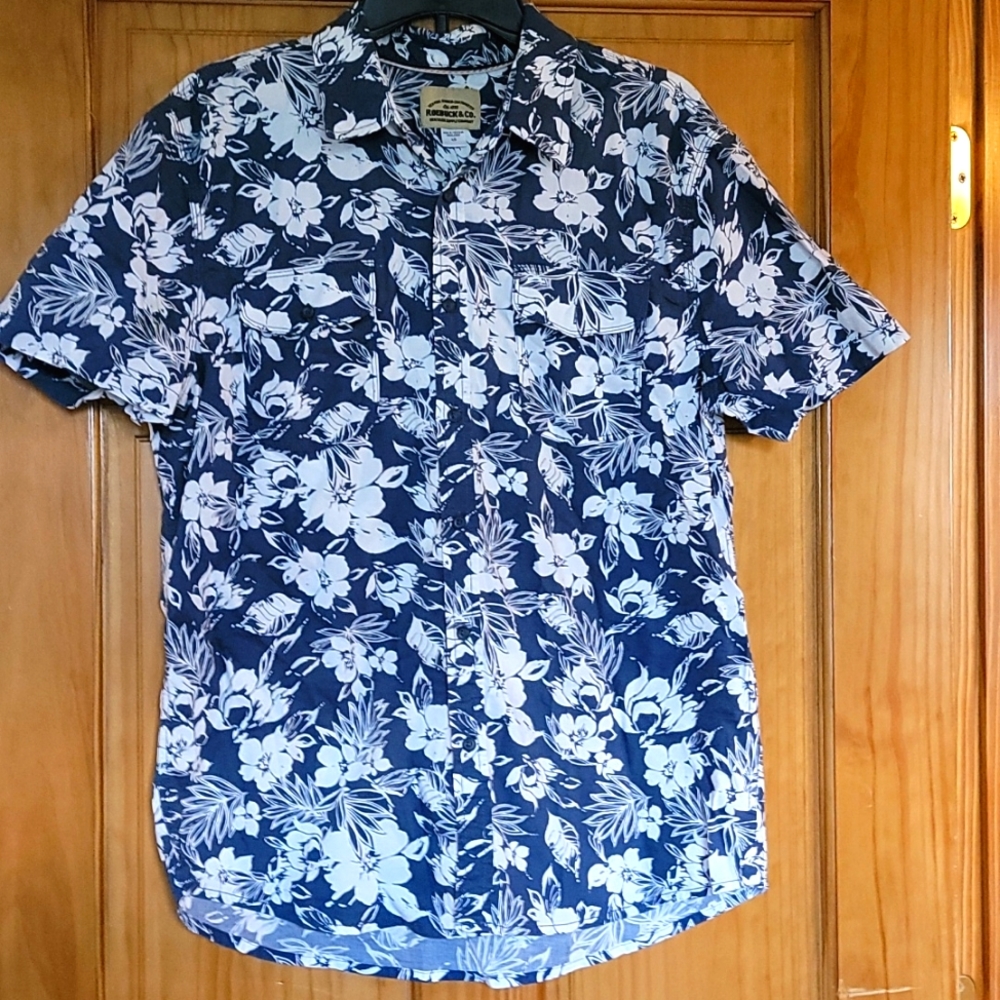 Roebuck & Co Floral Collar T Shirt, size Large